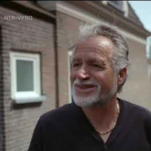 George Baker zoekt Peppino, de vader die hij nooit heeft gekend