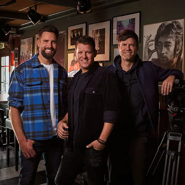 Nick, Simon en Kees reizen af naar Engeland voor documentaire over The Beatles